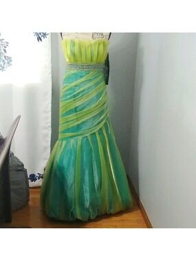 NWT Stunning Lafee Strapless Mermaid Aqua/Green Prom 8